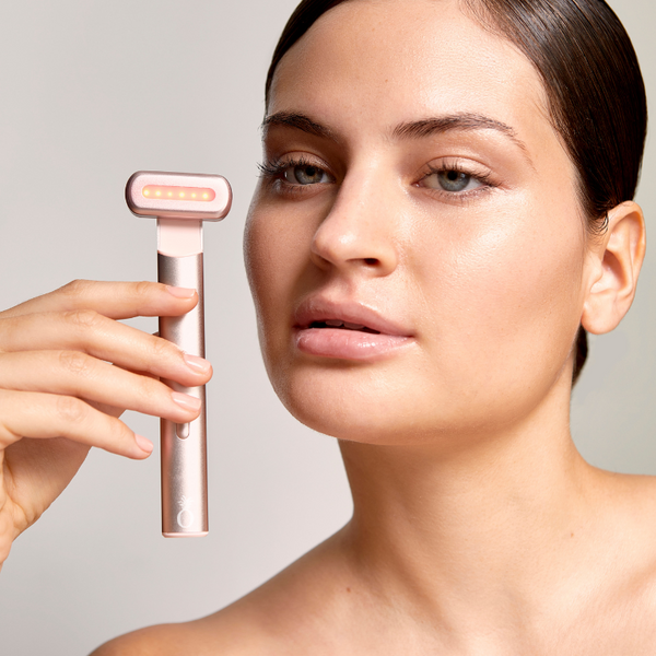 4-in-1 Red Light SkinCare Wand - Glowmi®